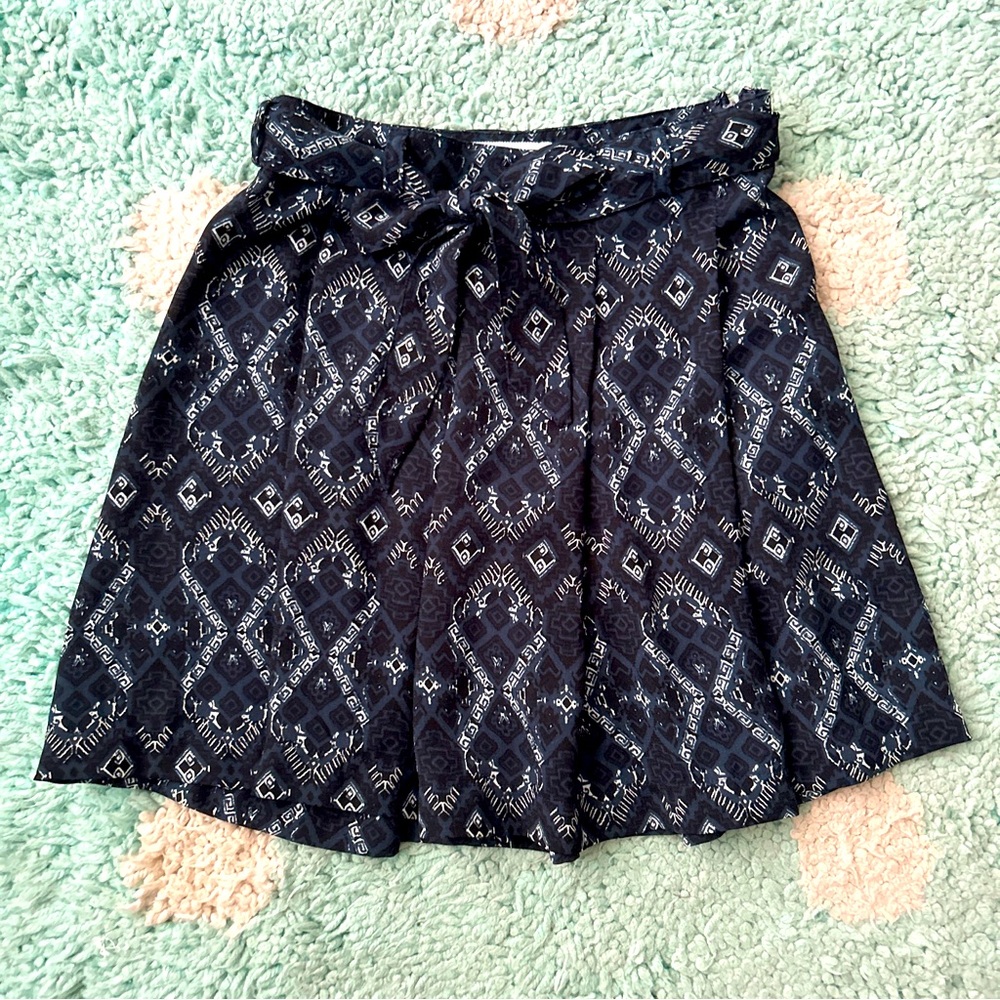 Abercrombie Mini Skirt Navy Blue Batik Print Flirty XS Women Pleated Belted